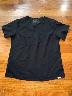Figs Women’s Black Scrub Top